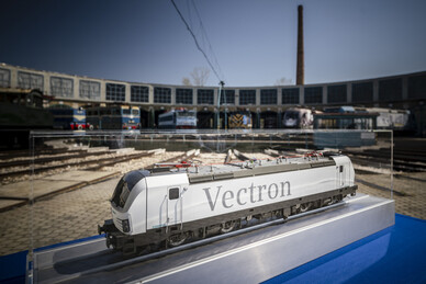 Jön a Vectron - aláírta a keretmegállapodást a MÁV-START